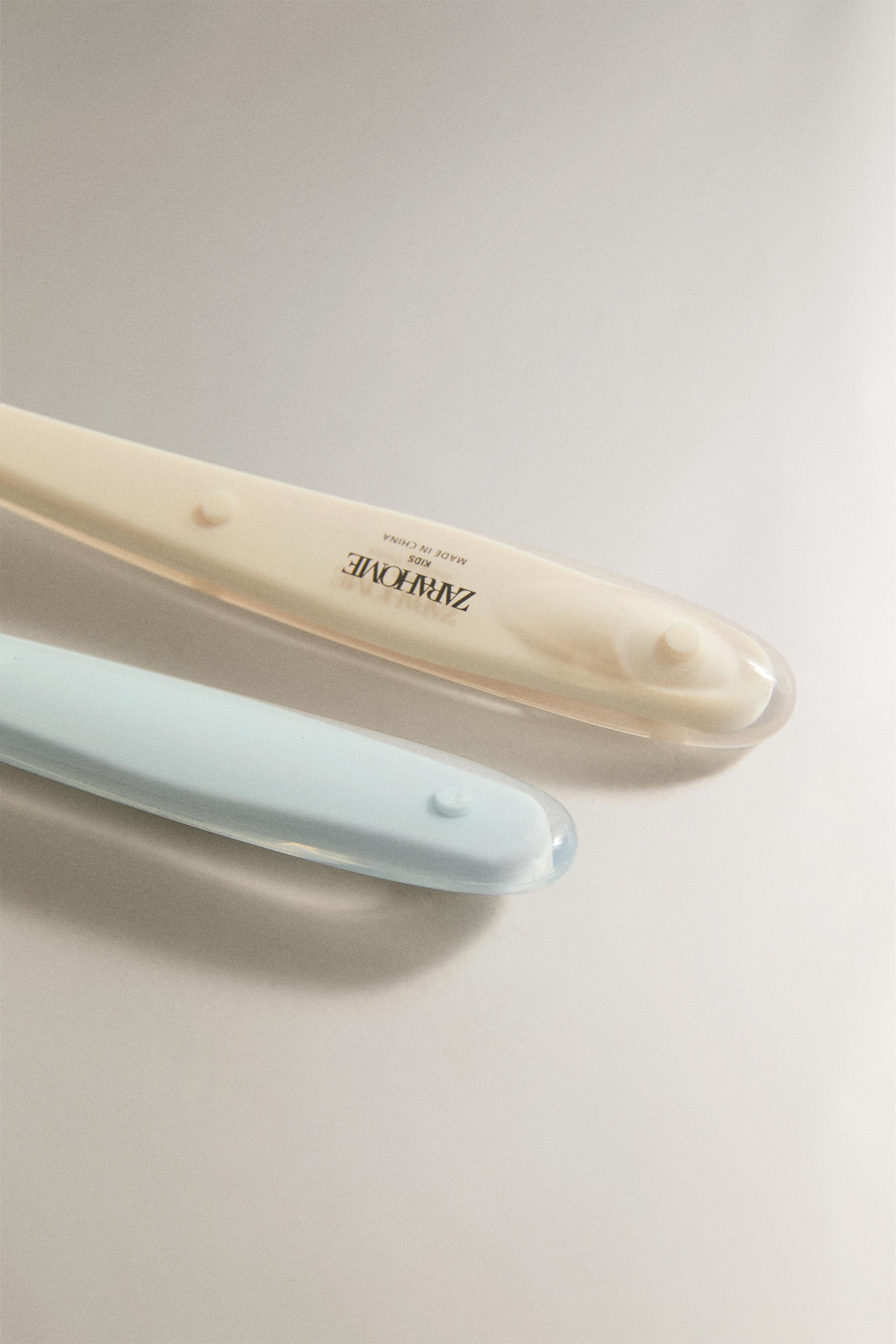 SET OF 2 KIDS' SILICONE SPOONS